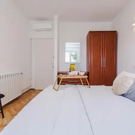 San Francis 아파트 흐바르