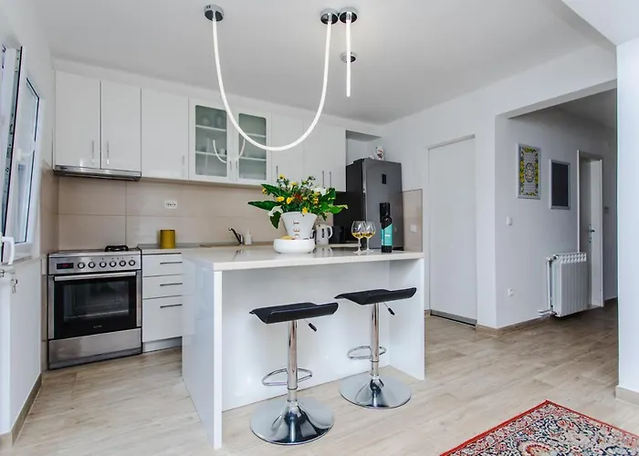 San Francis * Hvar Town