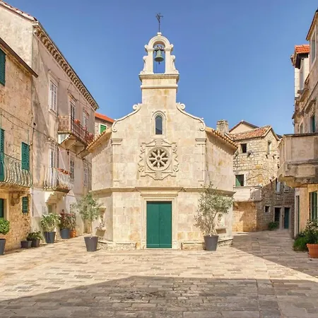 San Francis * Hvar Town
